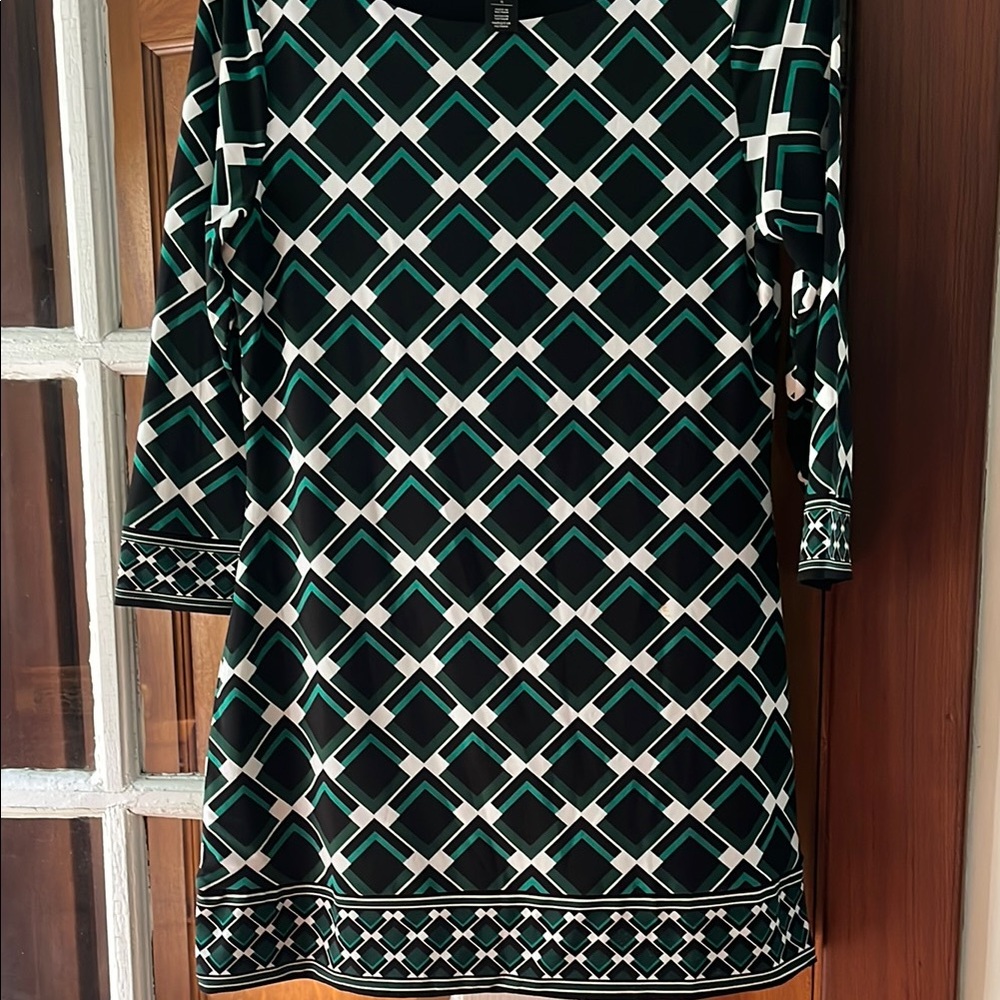Green and White Sheath Dress with 3/4 Sleeves
